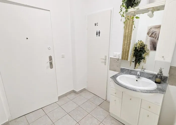Comfortable In Lugner Area Homestay szállás