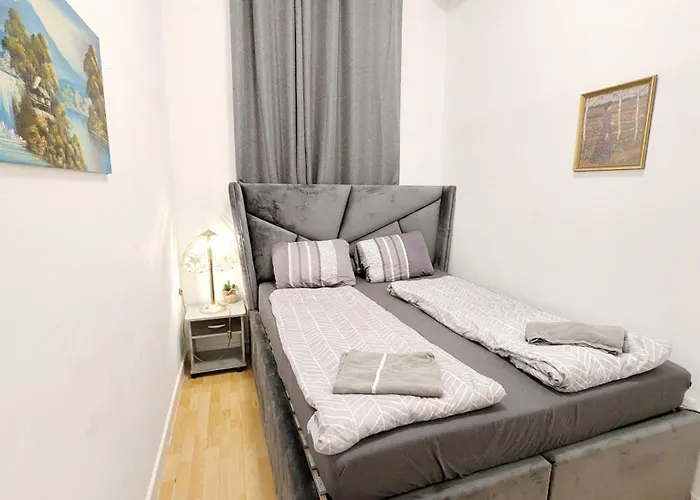 Homestay szállás Comfortable In Lugner Area Bécs