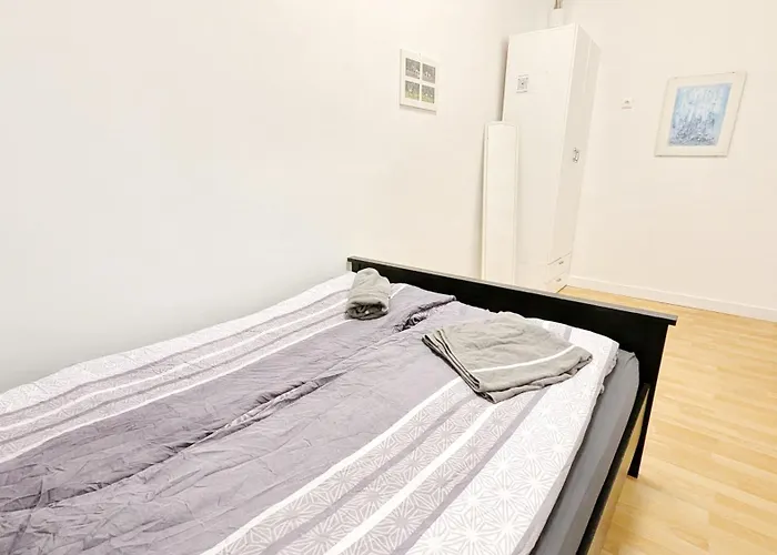 Comfortable In Lugner Area Homestay szállás Bécs